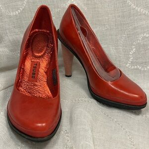NWOT Tsubo leather heels